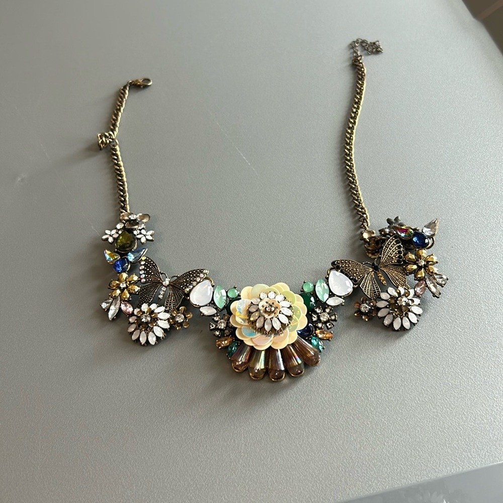 Adjustable choker necklace
